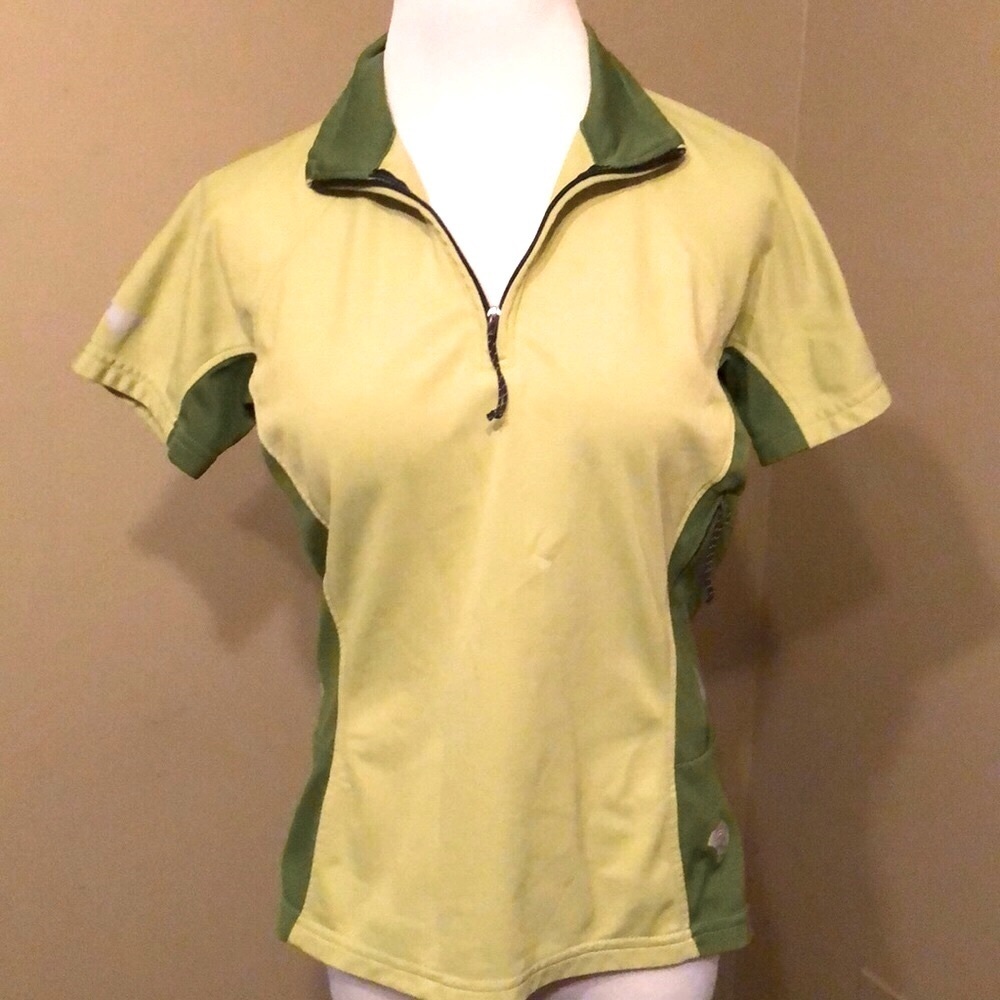 *New without tags - Mountain Hardware Running/cycling performance top